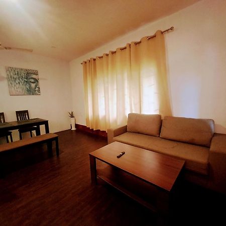 Strawberry Swing Homestay Guwahati Luaran gambar