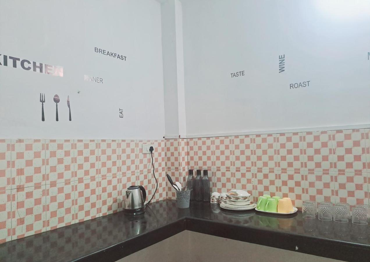 Strawberry Swing Homestay Guwahati Luaran gambar