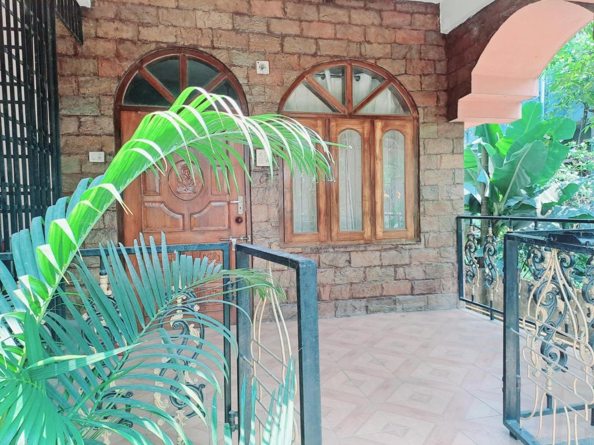 Strawberry Swing Homestay Guwahati Luaran gambar
