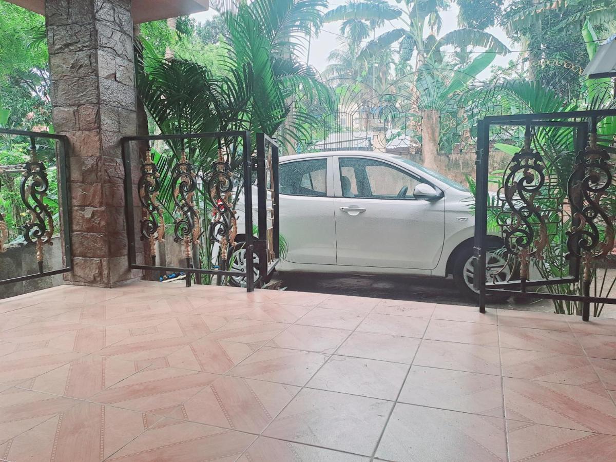Strawberry Swing Homestay Guwahati Luaran gambar