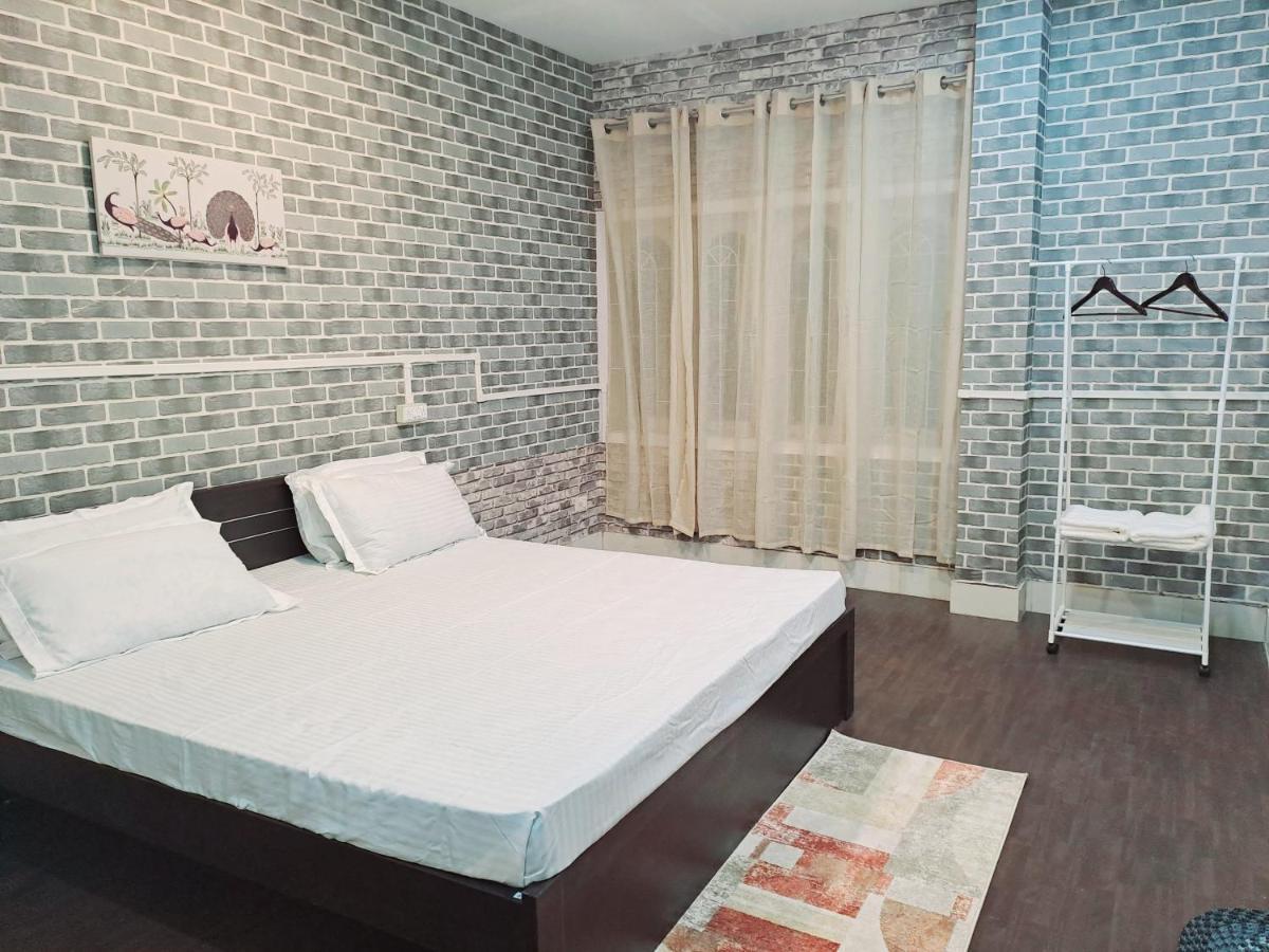 Strawberry Swing Homestay Guwahati Luaran gambar