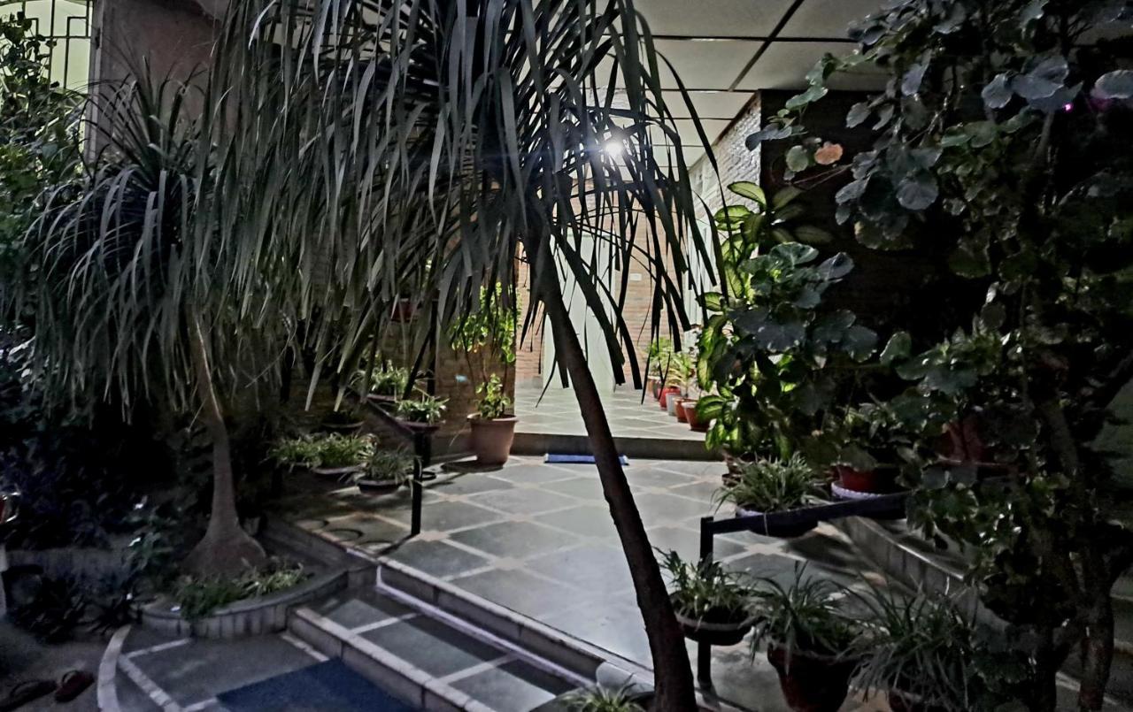 Strawberry Swing Homestay Guwahati Luaran gambar