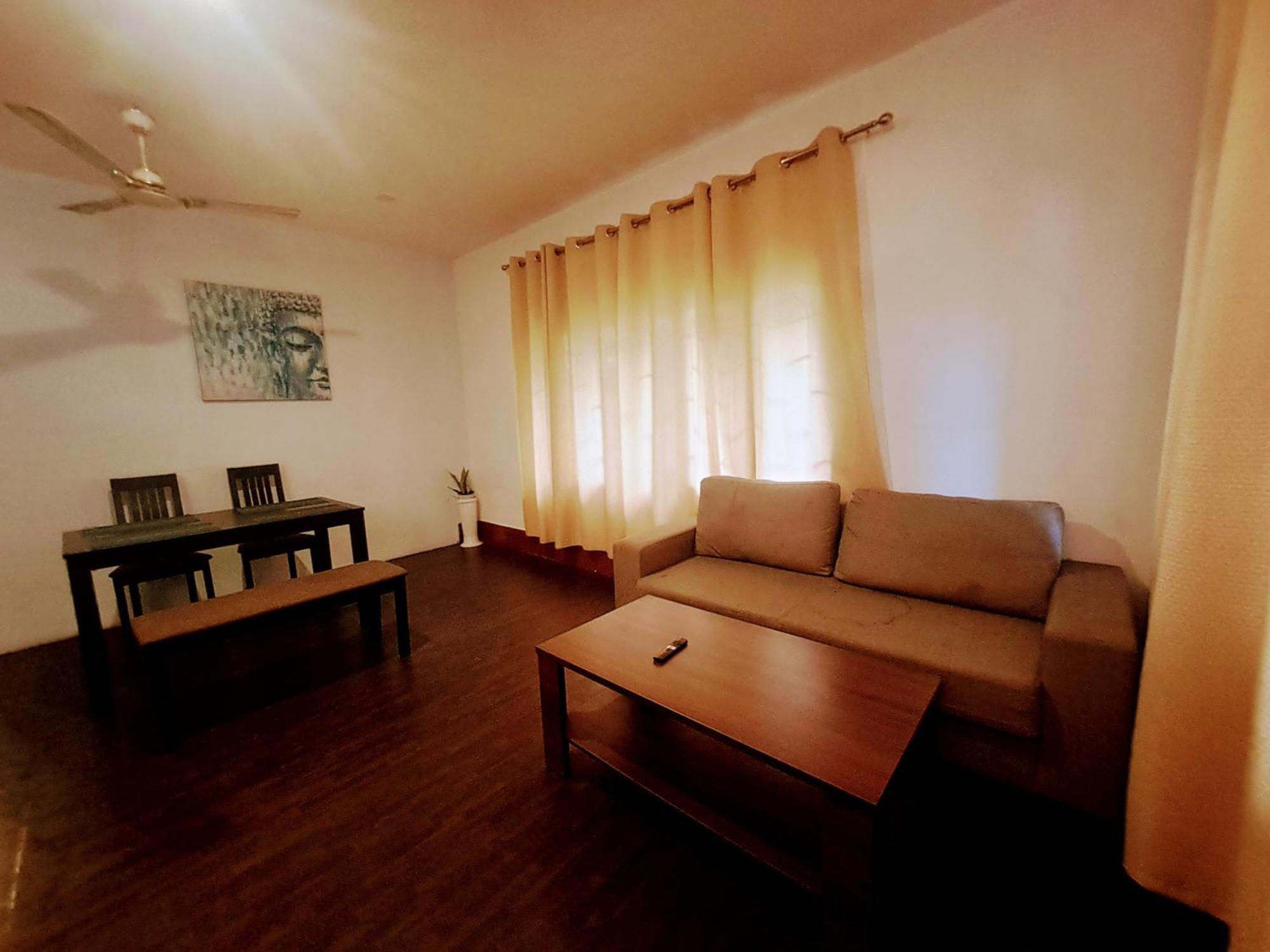 Strawberry Swing Homestay Guwahati Luaran gambar