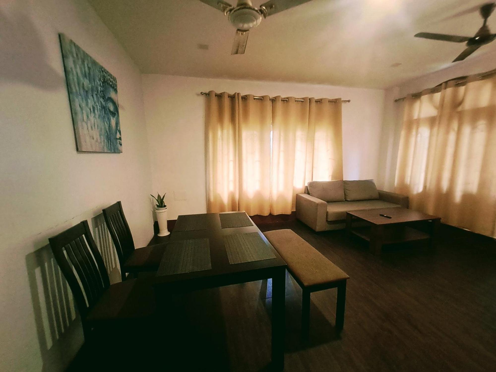 Strawberry Swing Homestay Guwahati Luaran gambar