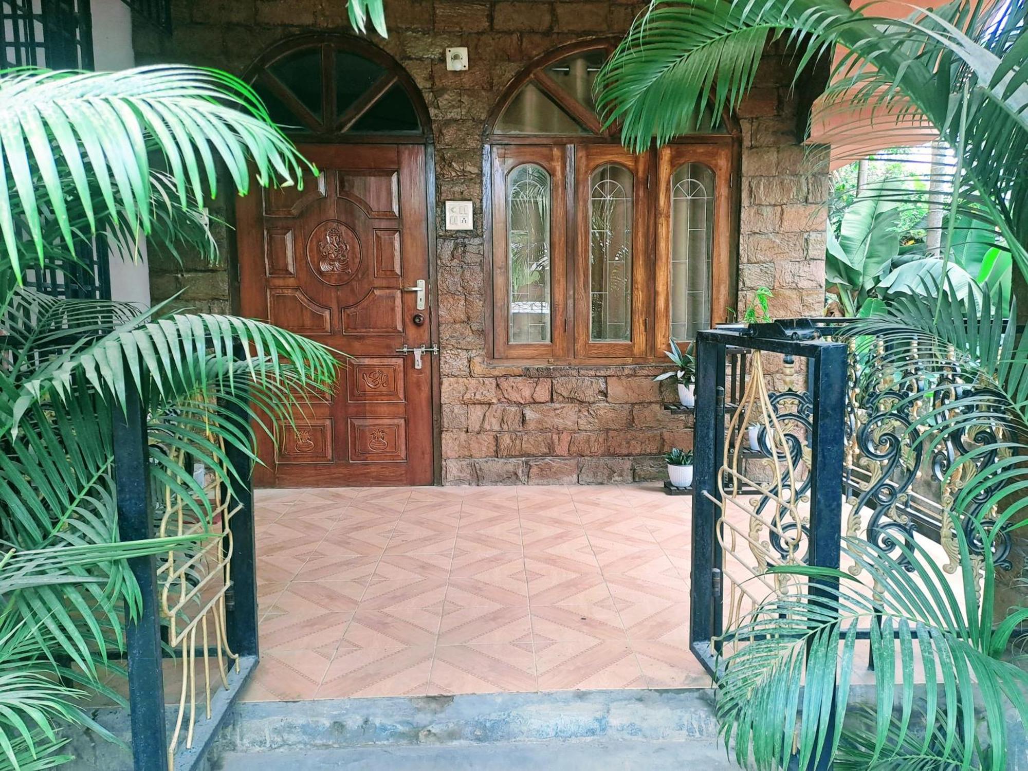Strawberry Swing Homestay Guwahati Luaran gambar